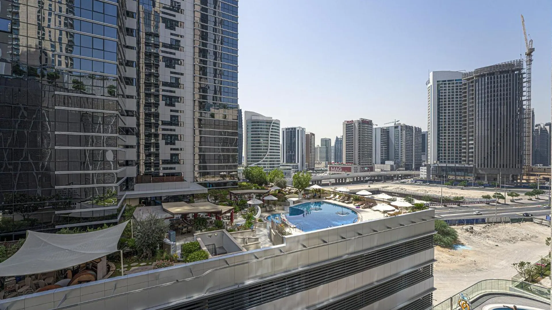 Luxe Apartments Near Dubai Mall Burj Khalifa Pool Gym Parking