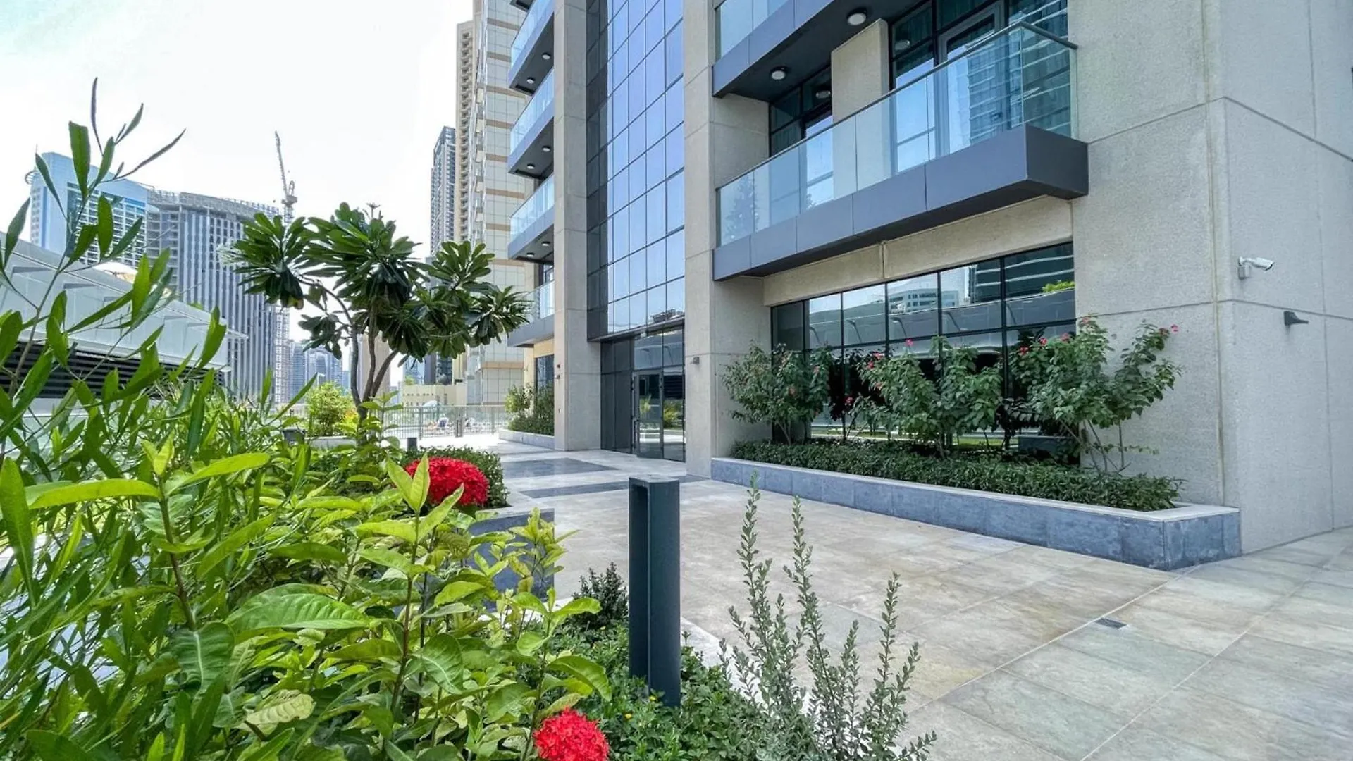 Luxe Apartments Near Dubai Mall Burj Khalifa Pool Gym Parking