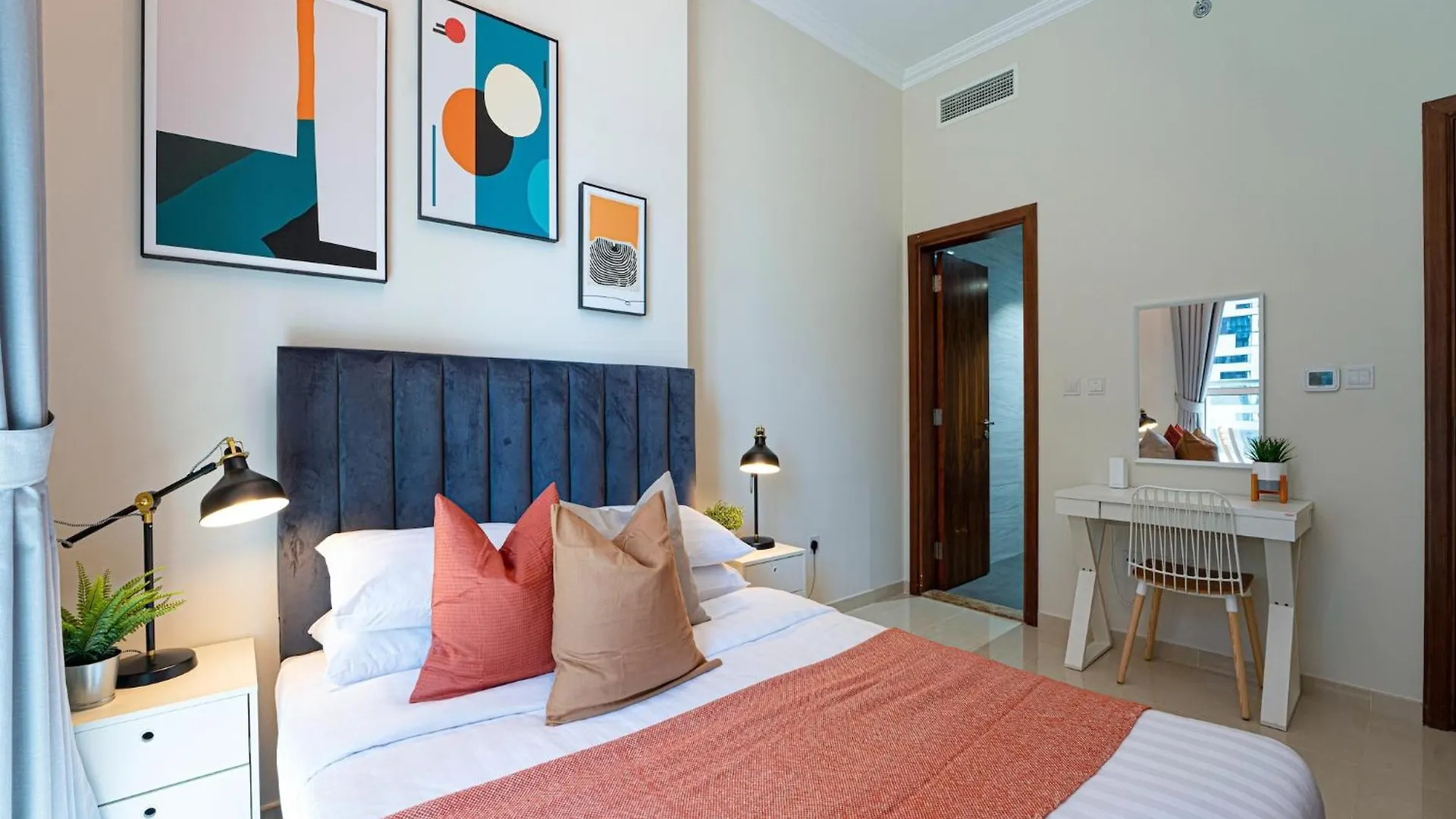 Luxe Apartments Near Dubai Mall Burj Khalifa Pool Gym Parking