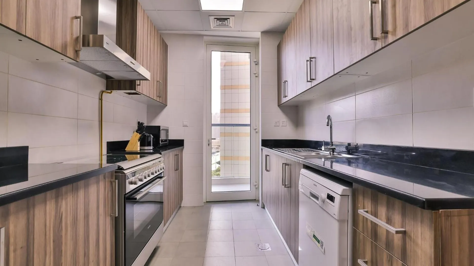 Luxe Apartments Near Dubai Mall Burj Khalifa Pool Gym Parking