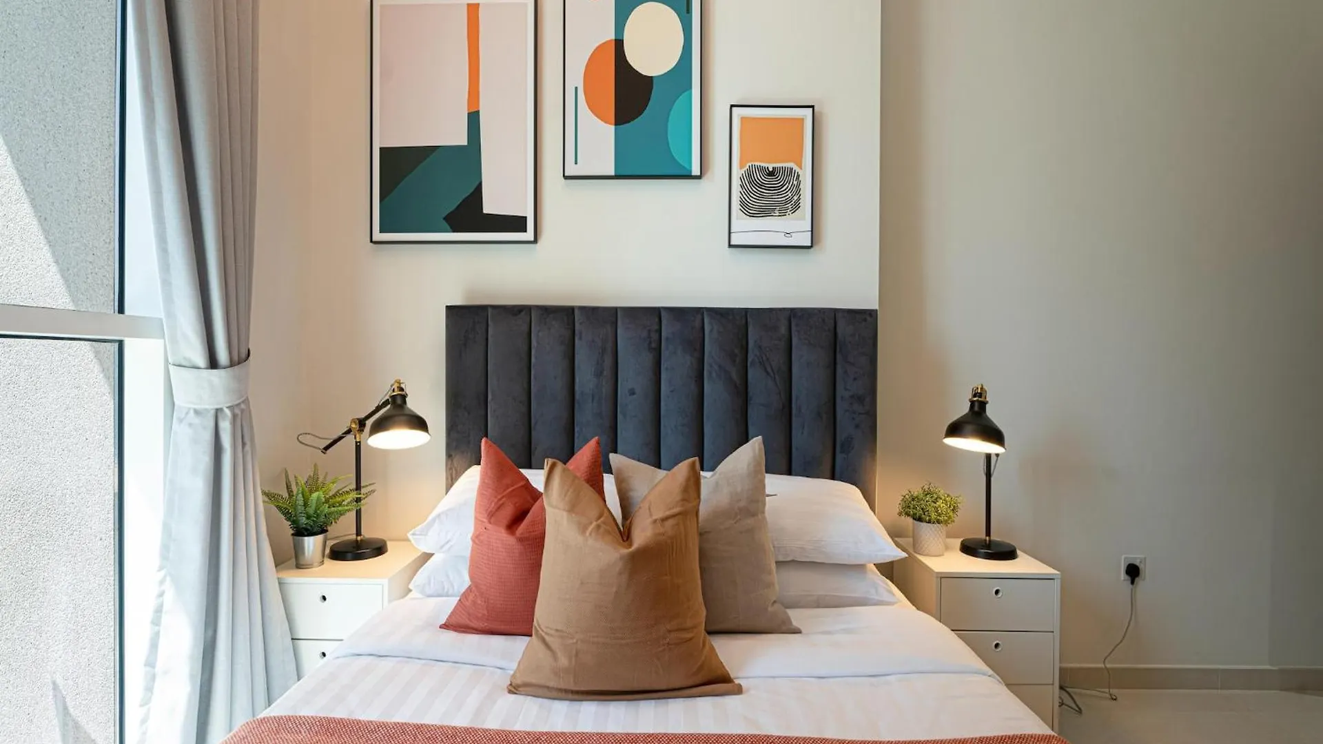 Luxe Apartments Near Dubai Mall Burj Khalifa Pool Gym Parking
