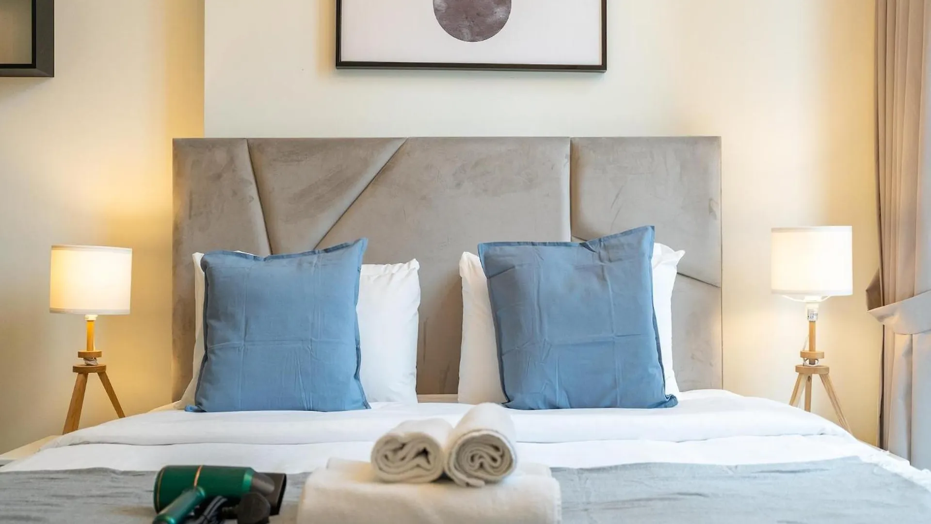 Luxe Apartments Near Dubai Mall Burj Khalifa Pool Gym Parking