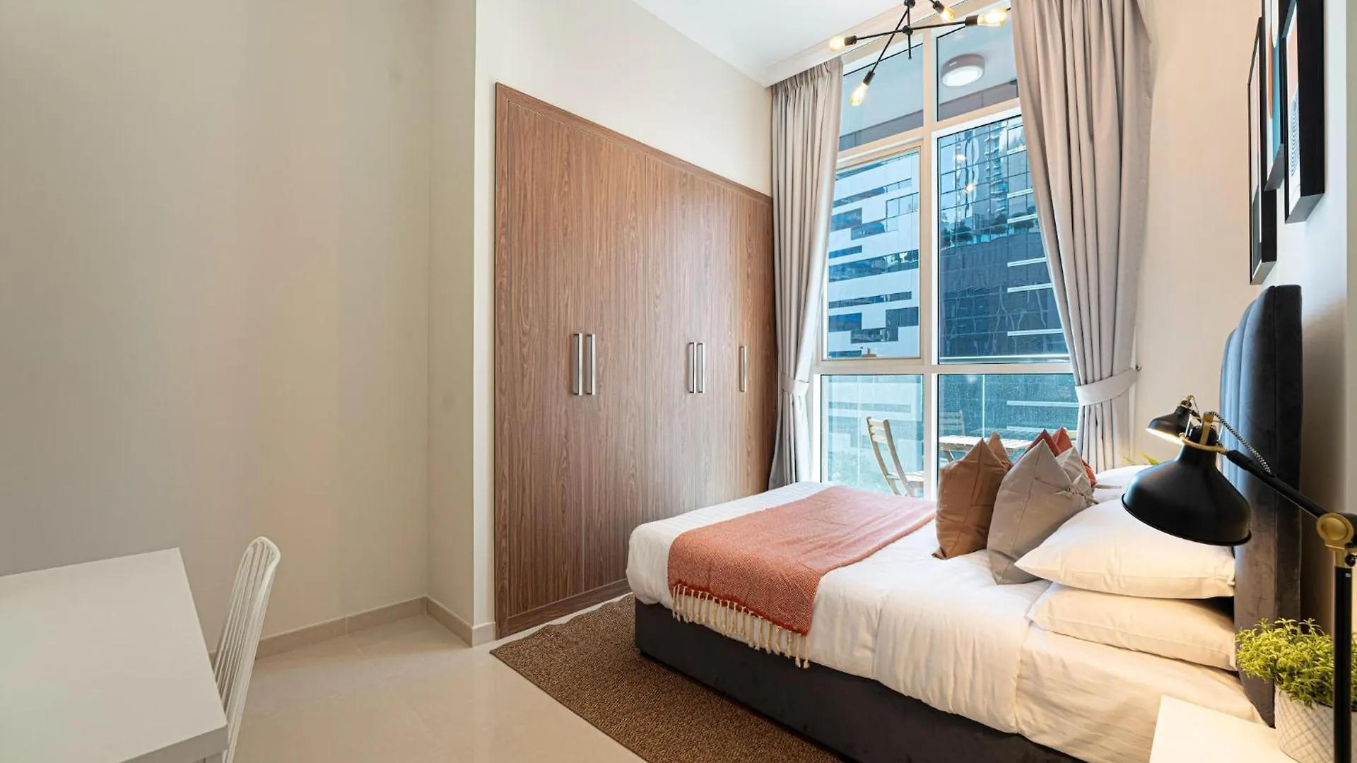 Luxe Apartments Near Dubai Mall Burj Khalifa Pool Gym Parking United Arab Emirates