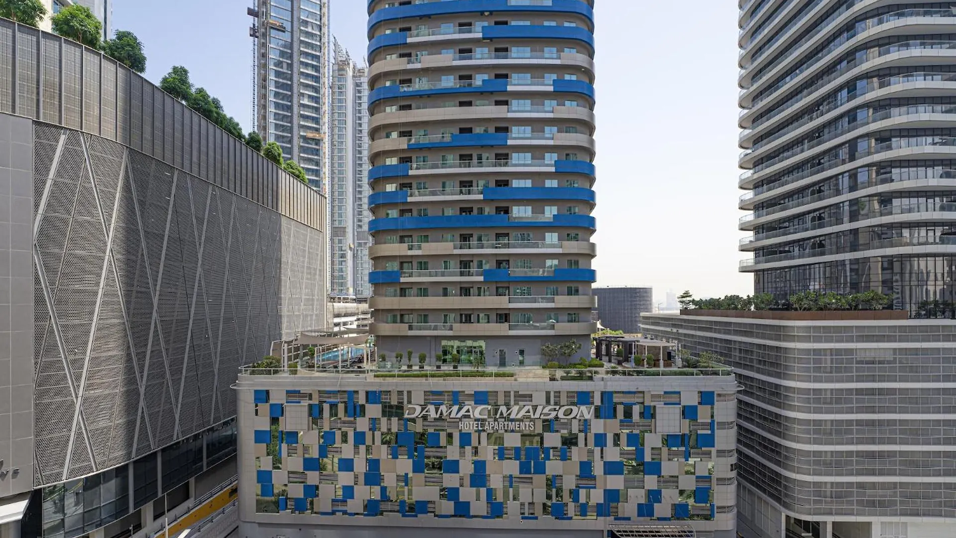Luxe Apartments Near Dubai Mall Burj Khalifa Pool Gym Parking