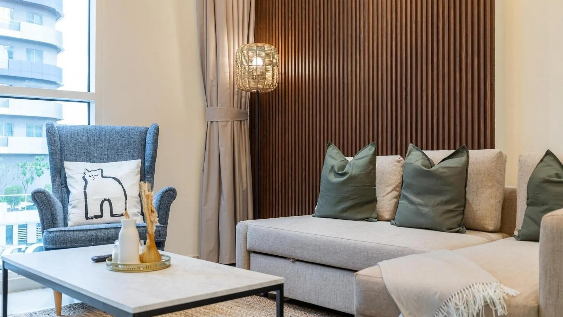 Luxe Apartments Near Dubai Mall Burj Khalifa Pool Gym Parking United Arab Emirates